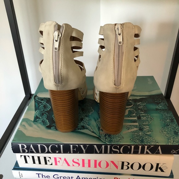 Heels - Picture 4 of 6